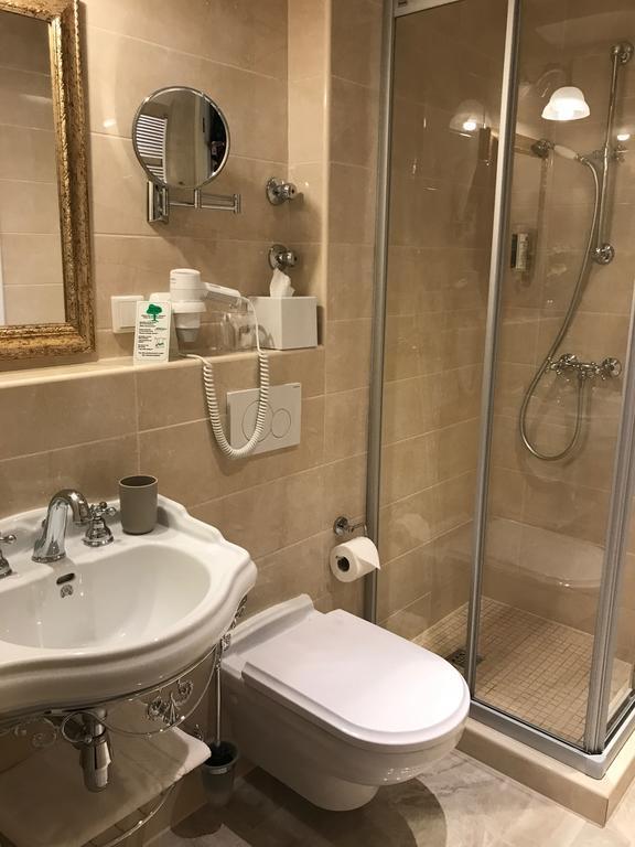 Apartment-Hotel Am Rathaus ดุสเซลดอร์ฟ ภายนอก รูปภาพ