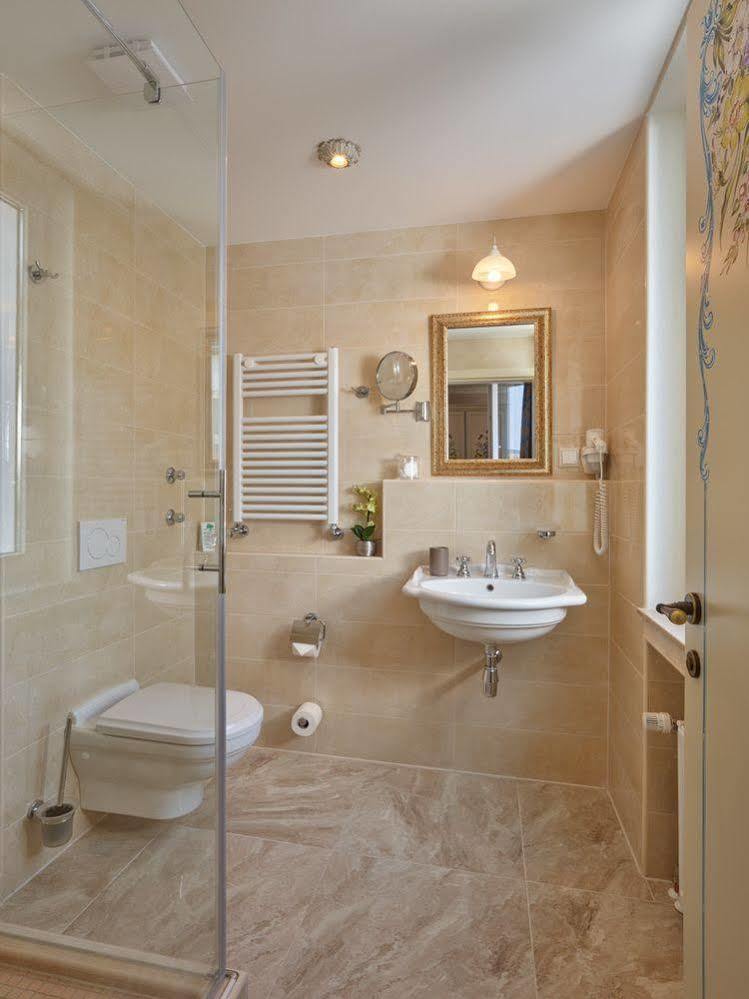 Apartment-Hotel Am Rathaus ดุสเซลดอร์ฟ ภายนอก รูปภาพ